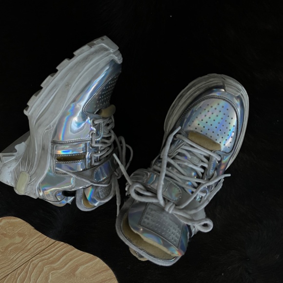 Distressed Margiela sneakers - Picture 2 of 2